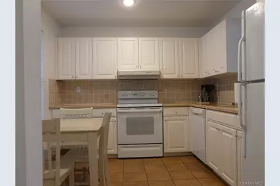 210 Sandpiper Court #210, Yorktown Heights, NY 10598 - Photo 7