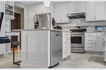 12 Crestview Drive, White Plains, NY 10604 - Photo 5