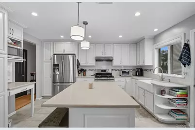 12 Crestview Drive, White Plains, NY 10604 - Photo 3