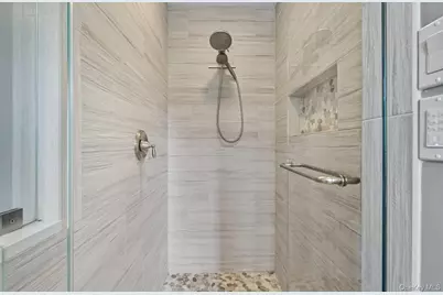 12 Crestview Drive, White Plains, NY 10604 - Photo 15