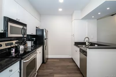 100 New Roc City Place #405, New Rochelle, NY 10801 - Photo 1