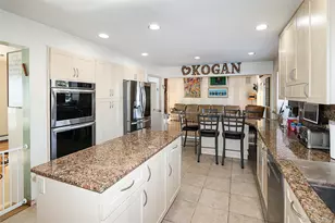 25 Centre St, Lynbrook, NY 11563 - Photo 9