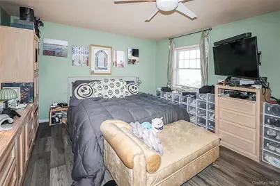 25 Centre Street, Lynbrook, NY 11563 - Photo 15