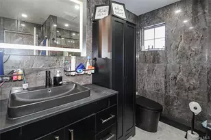 25 Centre St, Lynbrook, NY 11563 - Photo 21