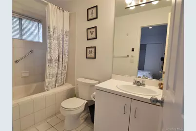 10 Jeffrey Lane, East Quogue, NY 11942 - Photo 19