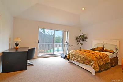 10 Jeffrey Lane, East Quogue, NY 11942 - Photo 15
