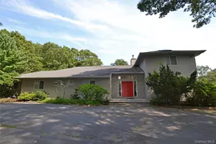 10 Jeffrey Ln, East Quogue, NY 11942 - Photo 3