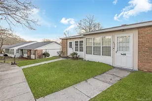 406 Woodbridge Dr, Ridge, NY 11961 - Photo 3