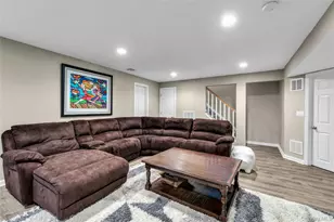 110 Brattle Cir, Melville, NY 11747 - Photo 29