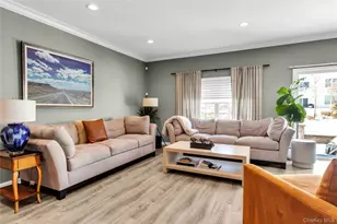 110 Brattle Cir, Melville, NY 11747 - Photo 13