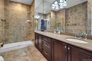 110 Brattle Cir, Melville, NY 11747 - Photo 21