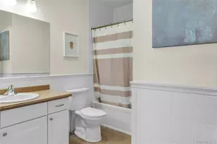 110 Brattle Cir, Melville, NY 11747 - Photo 25