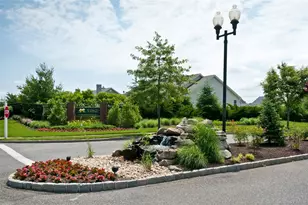 110 Brattle Cir, Melville, NY 11747 - Photo 37