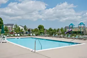 110 Brattle Cir, Melville, NY 11747 - Photo 33