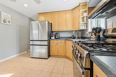 18 W Court Drive, Centereach, NY 11720 - Photo 11