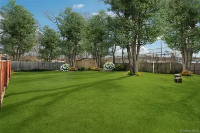 18 W Court Drive, Centereach, NY 11720 - Photo 25