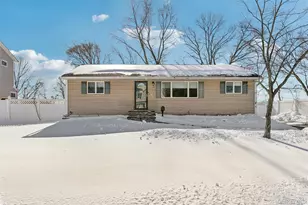 18 W Court Dr, Centereach, NY 11720 - Photo 33