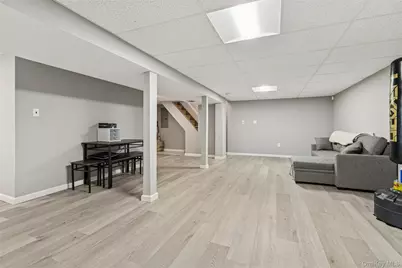 18 W Court Drive, Centereach, NY 11720 - Photo 21