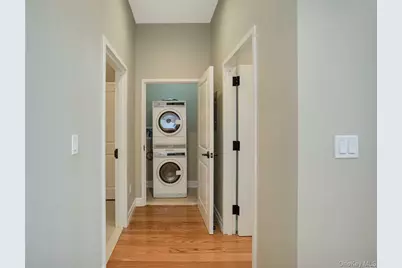 10 Wall Street #4, Huntington, NY 11743 - Photo 9