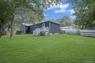 222 Blue Point Rd, Farmingville, NY 11738 - Photo 33