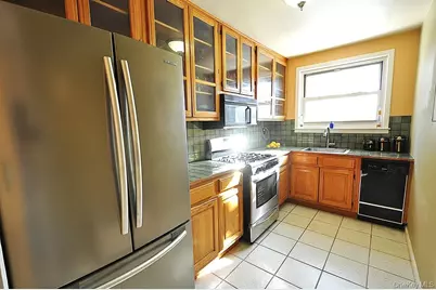 4 Wildwood Road #A8, Hartsdale, NY 10530 - Photo 13