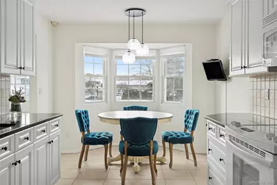 137 Woodlake Drive W, Woodbury, NY 11797 - Photo 3