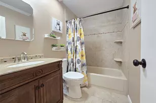 392 Clubhouse Ct, Coram, NY 11727 - Photo 13