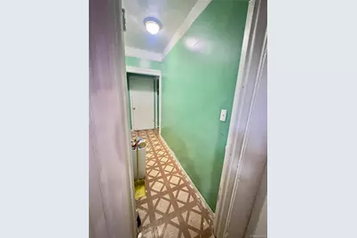 10460 Roosevelt Avenue, Corona, NY 11368 - Photo 9