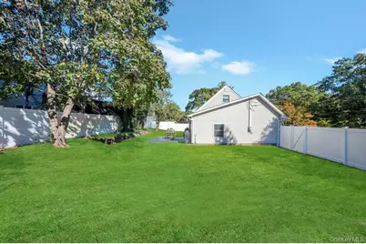 382 Boyle Road, Selden, NY 11784 - Photo 5