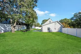 382 Boyle Rd, Selden, NY 11784 - Photo 5