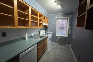 70 Locust Ave, New Rochelle, NY 10801 - Photo 3