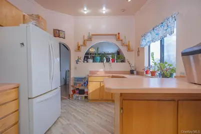 75 Tennyson Drive, Nanuet, NY 10954 - Photo 13