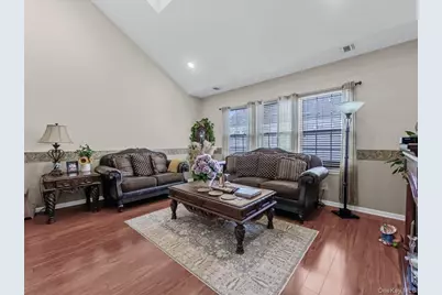 170 Southampton Drive, Massapequa, NY 11758 - Photo 11