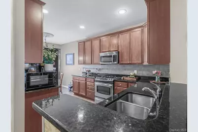 170 Southampton Drive, Massapequa, NY 11758 - Photo 3