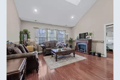 170 Southampton Drive, Massapequa, NY 11758 - Photo 9