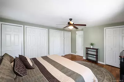 58 Elm Court, New Hyde Park, NY 11040 - Photo 21