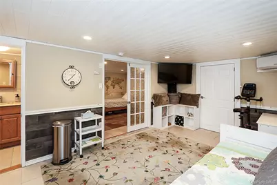 58 Elm Court, New Hyde Park, NY 11040 - Photo 29