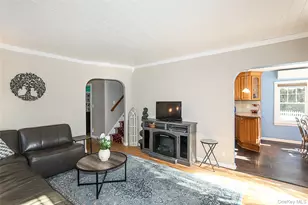 58 Elm Ct, New Hyde Park, NY 11040 - Photo 5