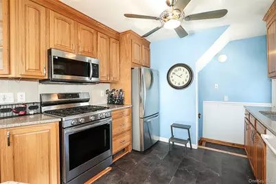 58 Elm Court, New Hyde Park, NY 11040 - Photo 11