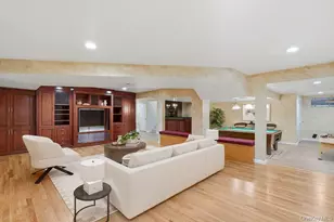 43 Hunt Dr, Jericho, NY 11753 - Photo 15