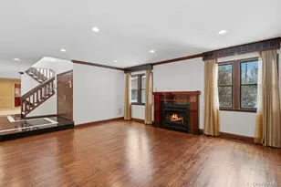 43 Hunt Dr, Jericho, NY 11753 - Photo 17