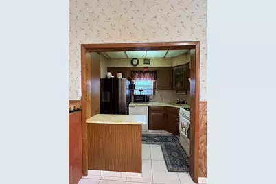 690 E 240th Street, Bronx, NY 10470 - Photo 13