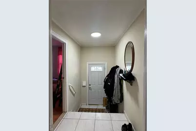 690 E 240th Street, Bronx, NY 10470 - Photo 9