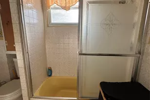 690 E 240th St, Bronx, NY 10470 - Photo 23