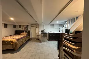 690 E 240th St, Bronx, NY 10470 - Photo 43