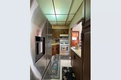 690 E 240th Street, Bronx, NY 10470 - Photo 15