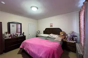 690 E 240th St, Bronx, NY 10470 - Photo 29