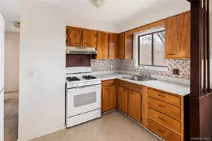 76 Beverly Rd, Mount Kisco, NY 10549 - Photo 11