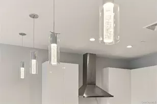 10 Shore Rd, Glenwood Landing, NY 11547 - Photo 7