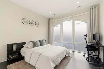 10 Shore Road #300, Glenwood Landing, NY 11547 - Photo 25